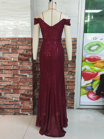 オフショルダーとハイスリットのスパンコールマキシドレス（フォーマルイベント2025）