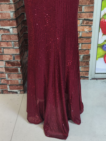 オフショルダーとハイスリットのスパンコールマキシドレス（フォーマルイベント2025）