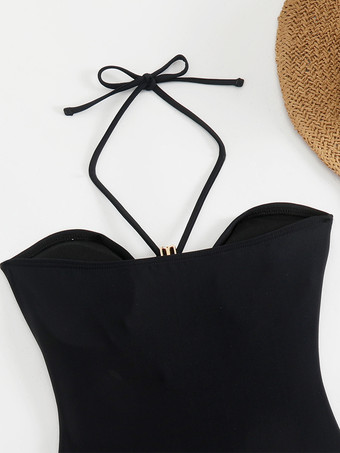 夏のビーチにぴったりの、黒のホルターネックワンピース水着（カットアウト付き）2025年モデル