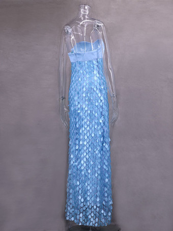 夏のイベントにぴったりの、ティアドロップレースアップリケ付きノースリーブバルコネットマキシドレス（2025年）