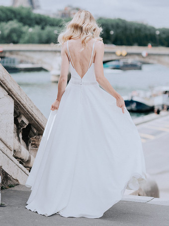 シンプルなウェディングドレス ボールガウン Vネック ノースリーブ レース 20cm ブライダルガウン