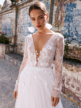 ホワイトレースのウェディングドレス Vネック 長袖 トレーン付き チュール ブライダルガウン