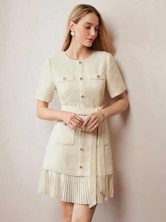 2025年夏向け、半袖とゴールドボタンのアプリコットツイードドレス