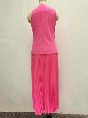 2025年夏に着たいノースリーブベストとプリーツスカートの2ピースコーデ