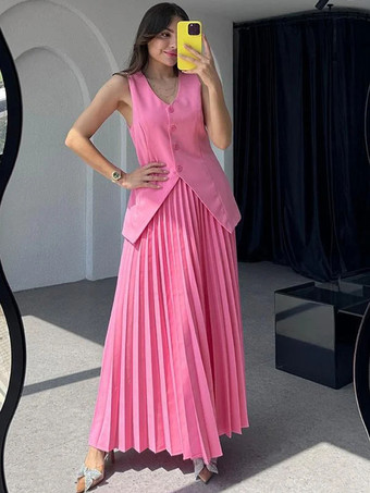 ピンク2025年夏に着たいノースリーブベストとプリーツスカートの2ピースコーデ