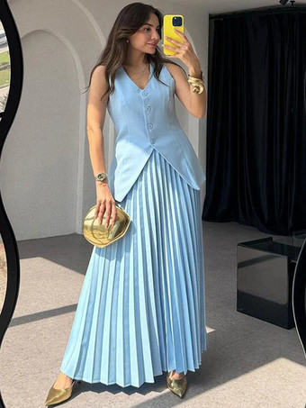 2025年夏に着たいノースリーブベストとプリーツスカートの2ピースコーデ