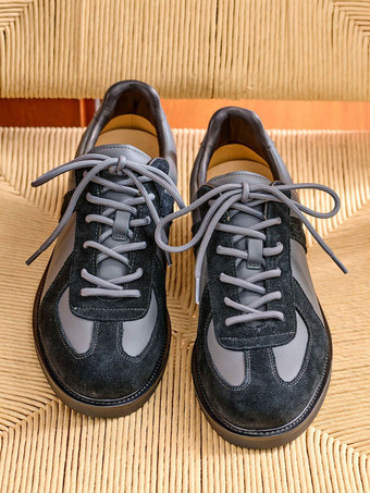 ユニセックス スエード ロートップ スケートスニーカー