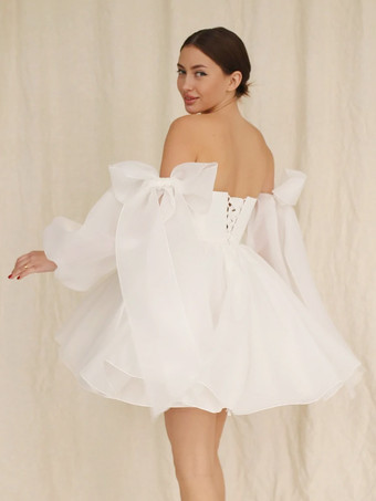 ショート丈ウェディングドレス ショート丈 ストラップレス 長袖 プリンセスシルエット ナチュラルウエスト オーガンザ ブライダルガウン