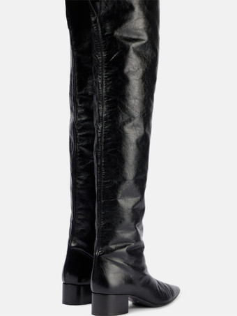ブラックのオーバーニーブーツ、ポインテッドトゥ、チャンキーヒール、サイハイブーツ