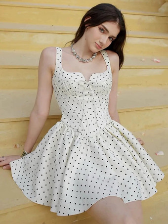 2025年夏向け、バックシャーリングのドット柄ノースリーブミニドレス