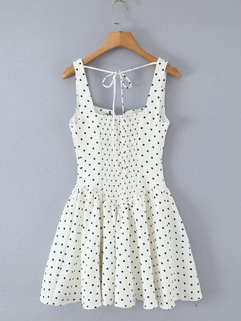 2025年夏向け、バックシャーリングのドット柄ノースリーブミニドレス