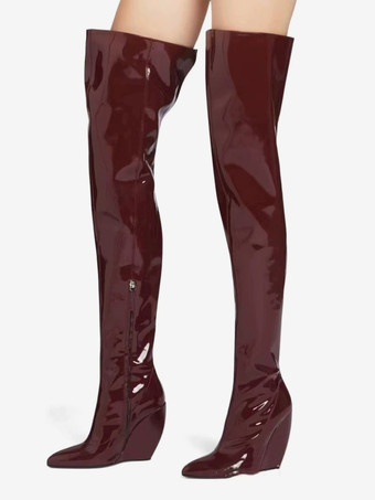 ブラックのオーバーニーブーツ、ポインテッドトゥ、ウェッジヒール、サイハイブーツ