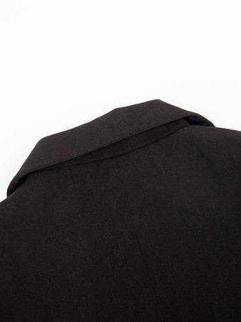 2025年秋冬 クロップドブレザーとハイウエストプリーツスカートのツーピースコーデ