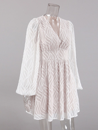 2025年夏向け、Vネックと長袖のジャカードミニドレス