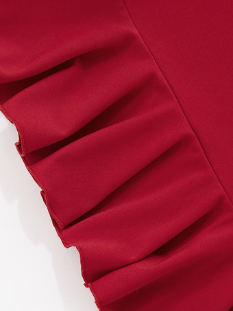 2025年夏にぴったりの、スカーフ付きレッドフリルヘムボディコンミニドレス