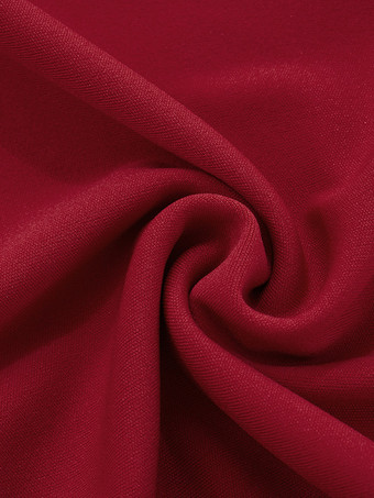 2025年夏にぴったりの、スカーフ付きレッドフリルヘムボディコンミニドレス