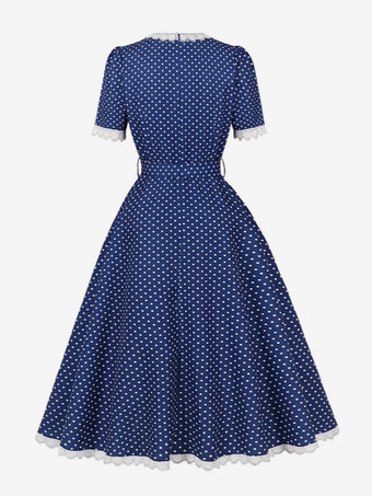 2025年夏にぴったりの、Vネックとレーストリムがポイントのヴィンテージ水玉模様のベルト付きミディドレス