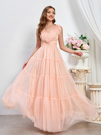 ピンクフェザートリムとティアードチュールのピンクのノースリーブマキシパーティードレス 2025
