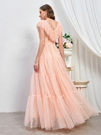 フェザートリムとティアードチュールのピンクのノースリーブマキシパーティードレス 2025