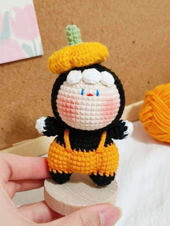 ハロウィンの手編みホリデーぬいぐるみ 魔女とカボチャのエルフ人形