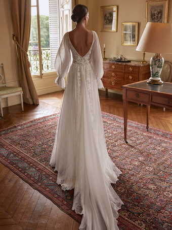 ボヘミアンウェディングドレス シフォンレース Aライン トレーン付き ナチュラルウエスト ジッパー 長袖 Vネック ホワイト