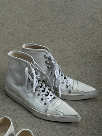 ホワイトカジュアルスニーカー ポインテッドトゥ レースアップ フラットスケートスニーカー