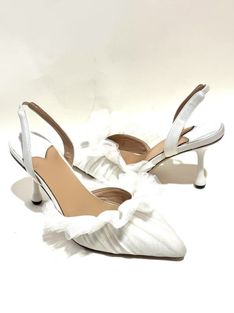 ホワイトウェディングシューズ、ポインテッドトゥ、フリル付きスリングバックパンプス（女性用）