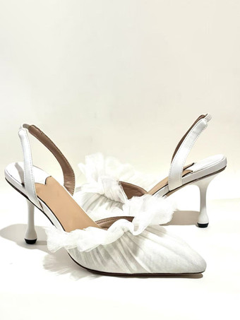 ホワイトウェディングシューズ、ポインテッドトゥ、フリル付きスリングバックパンプス（女性用）