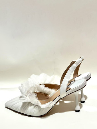 ホワイト ホワイトウェディングシューズ、ポインテッドトゥ、フリル付きスリングバックパンプス（女性用）