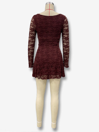 2025年秋冬、Vネックと長袖のボディコンレースミニドレス