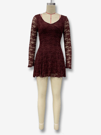 2025年秋冬、Vネックと長袖のボディコンレースミニドレス