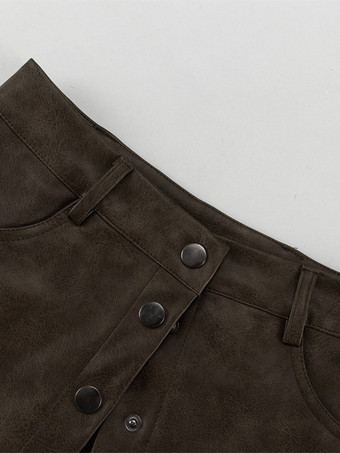 2025年秋冬 フェイクレザージャケット＆ミニスカートのツーピースコーデ