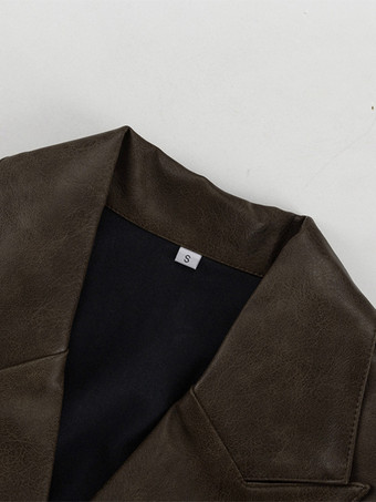 2025年秋冬 フェイクレザージャケット＆ミニスカートのツーピースコーデ