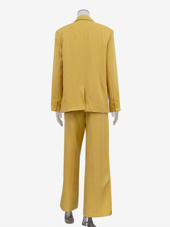 2025年秋冬 イエローのオーバーサイズスーツとワイドレッグパンツの2ピースコーデ