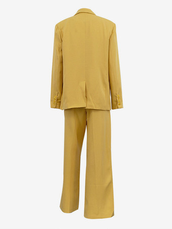 2025年秋冬 イエローのオーバーサイズスーツとワイドレッグパンツの2ピースコーデ