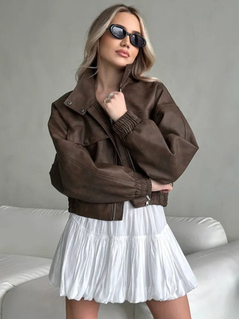 ディープブラウン2025年秋冬、ターンダウンカラーと大きなポケットが付いたフェイクレザーボンバージャケット