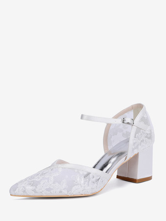 ホワイト レースのウェディングシューズ、ポインテッドトゥ、チャンキーヒールのウェディングゲストシューズ