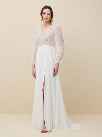 ホワイトレースのウェディングドレス、トレーン付きAライン、長袖、レース、Vネック、ブライダルガウン