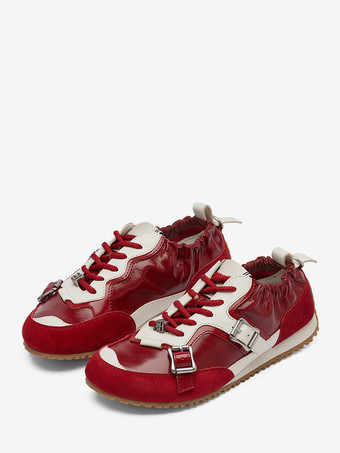 レッド レディースカジュアルスニーカー ラウンドトゥ バックルディテール レースアップ スポーティーシューズ