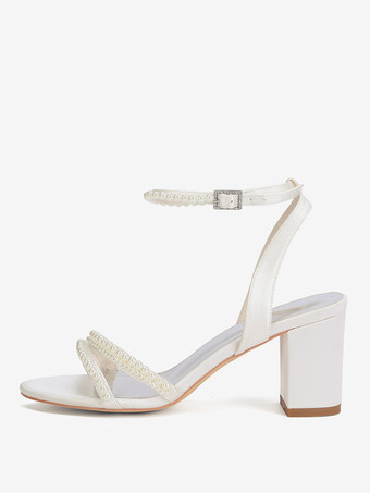 アイボリーのウェディングシューズ、チャンキーヒール、パールのブライダルシューズ