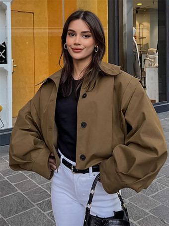 カーキ スタンドカラー クロップド丈ジャケット（レディース）2025