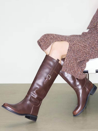 ブラウンレディース乗馬ブーツ ラウンドトゥ バックルディテール フラットニーハイブーツ