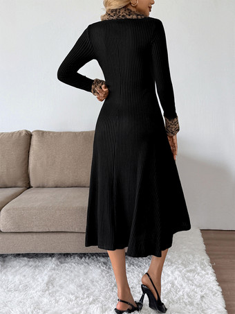 2025年レディース向け、ヒョウ柄Vネックのブラックミディ丈ニットドレス