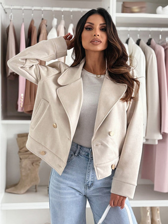 ダブルブレストのゴールドボタン付きラペルショートジャケット（レディース 2025）