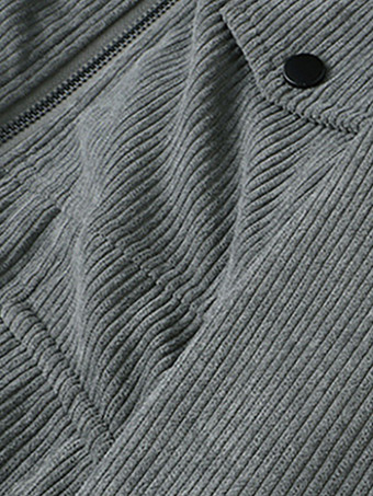 プラスサイズのコーデュロイジャケット。メンズ用。フリース裏地。フロントにフラップポケットが4つ付いた冬用コート。