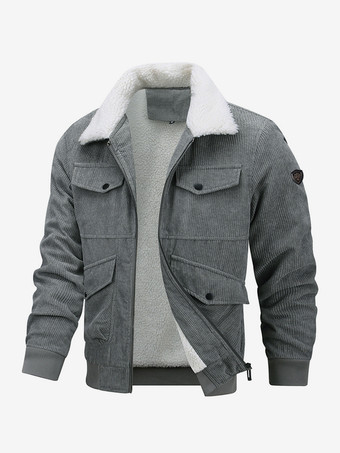 グレイプラスサイズのコーデュロイジャケット。メンズ用。フリース裏地。フロントにフラップポケットが4つ付いた冬用コート。
