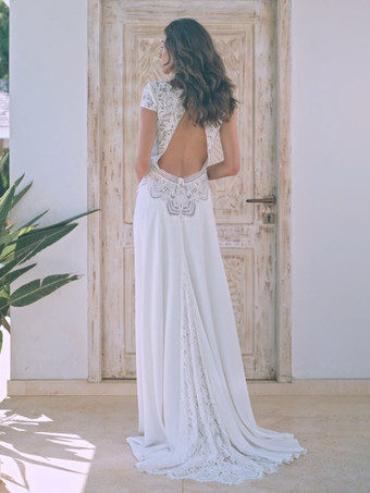 ボヘミアンウェディングドレス レース Aライン トレーン付き ナチュラルウエスト ウェディングドレス 機能的なボタン 半袖 Vネック アイボリー