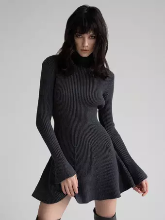 スタイリッシュで可愛いミニワンピース - 夏のおしゃれな選択肢