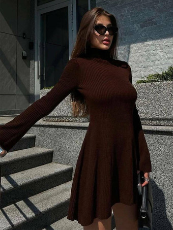 ブラウン Aラインの裾とフレアスリーブが特徴のリブニットショートドレス（レディース 2025）