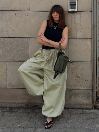 グリーン 2025年レディース向けゴムウエストバルーンパンツ